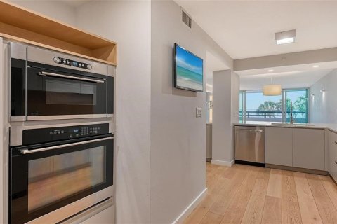 Condo in Sarasota, Florida, 2 bedrooms  № 1544969 - photo 24