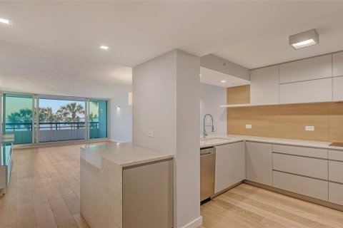 Condo in Sarasota, Florida, 2 bedrooms  № 1544969 - photo 5