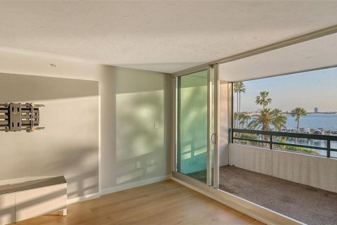 Condo in Sarasota, Florida, 2 bedrooms  № 1544969 - photo 15