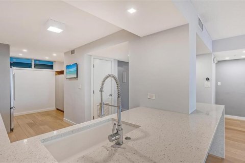 Condo in Sarasota, Florida, 2 bedrooms  № 1544969 - photo 22