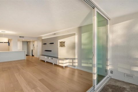 Condo in Sarasota, Florida, 2 bedrooms  № 1544969 - photo 18