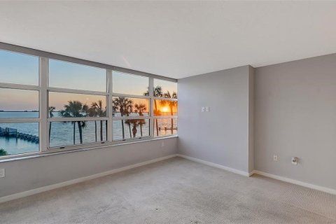 Condo in Sarasota, Florida, 2 bedrooms  № 1544969 - photo 27