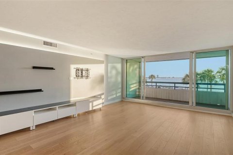 Condo in Sarasota, Florida, 2 bedrooms  № 1544969 - photo 8