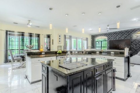 Купить виллу или дом в Гейнсвилл, Флорида 13 комнат, 426.14м2, № 2291754 - фото 17