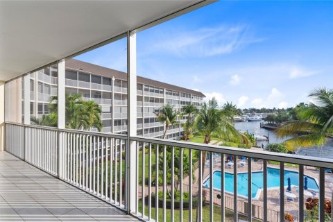 Condo in Deerfield Beach, Florida, 2 bedrooms  № 2266249 - photo 24