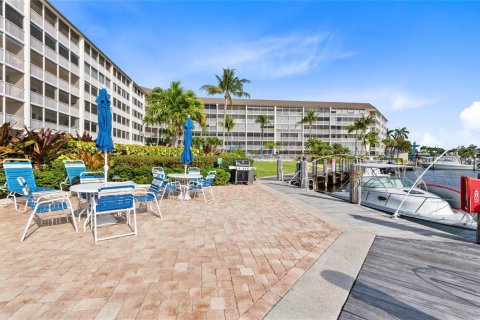Condo in Deerfield Beach, Florida, 2 bedrooms  № 2266249 - photo 26