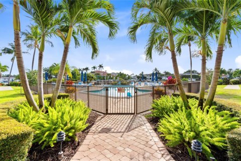 Condo in Deerfield Beach, Florida, 2 bedrooms  № 2266249 - photo 30