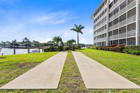 Condo in Deerfield Beach, Florida, 2 bedrooms  № 2266249 - photo 27