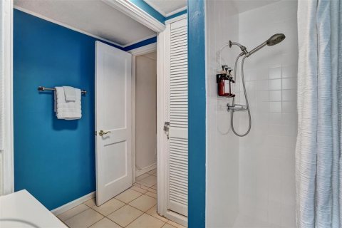 House in Saint Petersburg, Florida 3 bedrooms, 139.73 sq.m. № 2197906 - photo 28