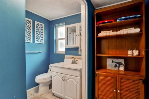 House in Saint Petersburg, Florida 3 bedrooms, 139.73 sq.m. № 2197906 - photo 27