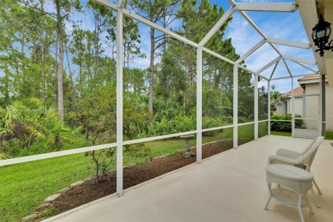 House in Port St. Lucie, Florida 3 bedrooms, 173.08 sq.m. № 1776045 - photo 21