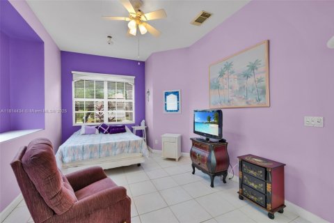 House in Port St. Lucie, Florida 3 bedrooms, 173.08 sq.m. № 1776045 - photo 8
