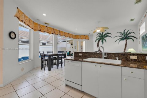 House in Port St. Lucie, Florida 3 bedrooms, 173.08 sq.m. № 1776045 - photo 29