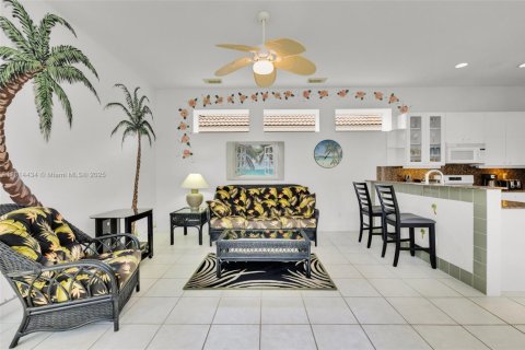 House in Port St. Lucie, Florida 3 bedrooms, 173.08 sq.m. № 1776045 - photo 23