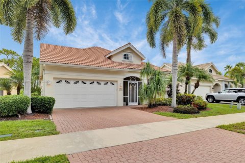 House in Port St. Lucie, Florida 3 bedrooms, 173.08 sq.m. № 1776045 - photo 2
