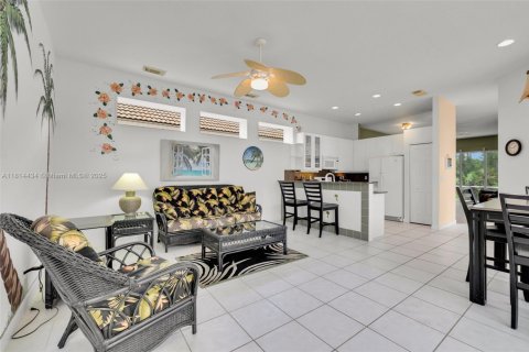 House in Port St. Lucie, Florida 3 bedrooms, 173.08 sq.m. № 1776045 - photo 22