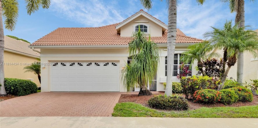 House in Port St. Lucie, Florida 3 bedrooms, 173.08 sq.m. № 1776045