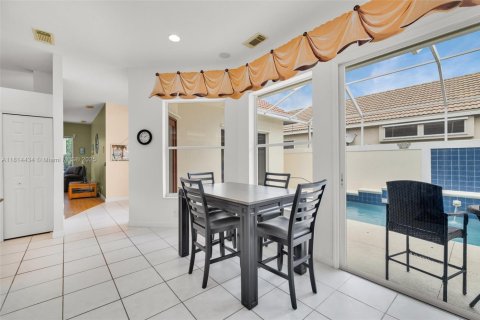 House in Port St. Lucie, Florida 3 bedrooms, 173.08 sq.m. № 1776045 - photo 26