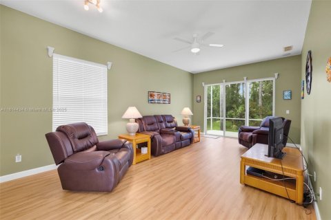House in Port St. Lucie, Florida 3 bedrooms, 173.08 sq.m. № 1776045 - photo 30