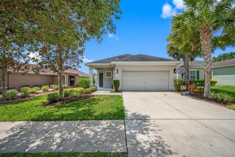 House in Fish Hawk, Florida 3 bedrooms, 148.27 sq.m. № 1837885 - photo 2