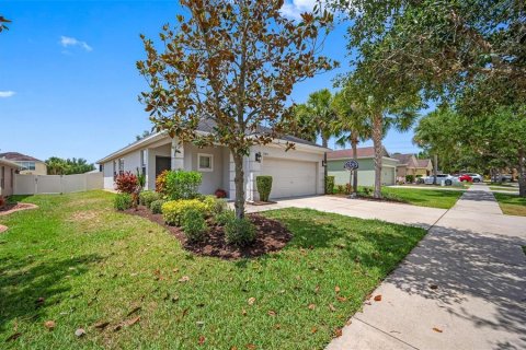 House in Fish Hawk, Florida 3 bedrooms, 148.27 sq.m. № 1837885 - photo 3