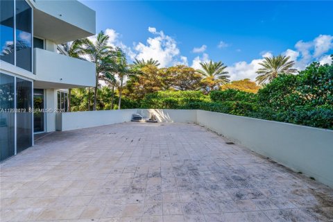 Купить кондоминиум в Санни-Айлс-Бич, Флорида 3 спальни, 188.22м2, № 2056835 - фото 8