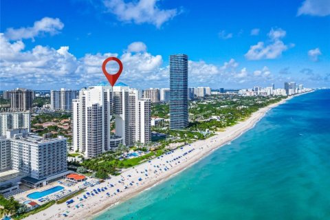 Купить кондоминиум в Санни-Айлс-Бич, Флорида 3 спальни, 188.22м2, № 2056835 - фото 1
