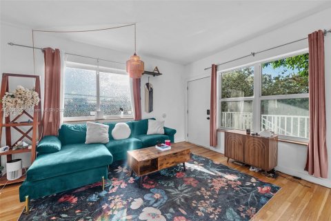 Купить кондоминиум в Майами-Бич, Флорида 1 спальня, 60.39м2, № 1945716 - фото 2