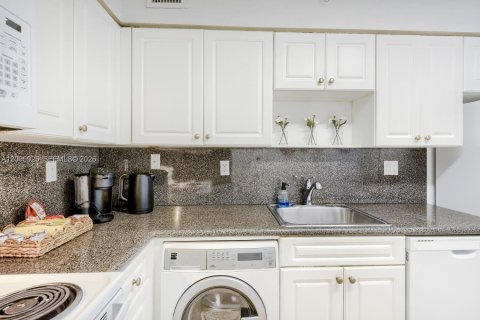 Copropriété à louer à Hollywood, Floride: 1 chambre, 69.21 m2 № 2390011 - photo 6