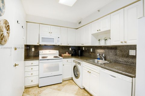 Copropriété à louer à Hollywood, Floride: 1 chambre, 69.21 m2 № 2390011 - photo 5