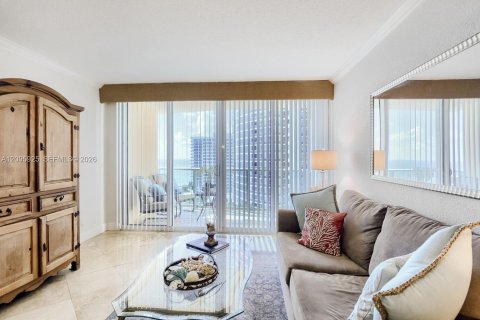 Copropriété à louer à Hollywood, Floride: 1 chambre, 69.21 m2 № 2390011 - photo 2