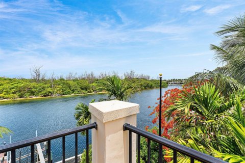Townhouse in Deerfield Beach, Florida 4 bedrooms, 383.59 sq.m. № 2087131 - photo 28