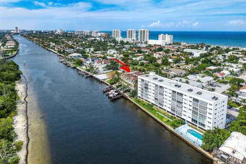 Townhouse in Deerfield Beach, Florida 4 bedrooms, 383.59 sq.m. № 2087131