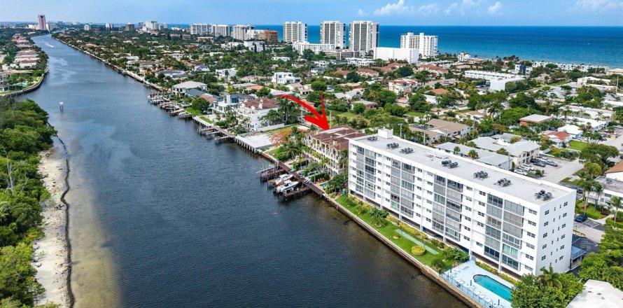 Townhouse in Deerfield Beach, Florida 4 bedrooms, 383.59 sq.m. № 2087131