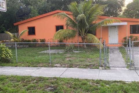 Casa en venta en West Park, Florida, 3 dormitorios, 104.98 m2 № 2000443 - foto 3