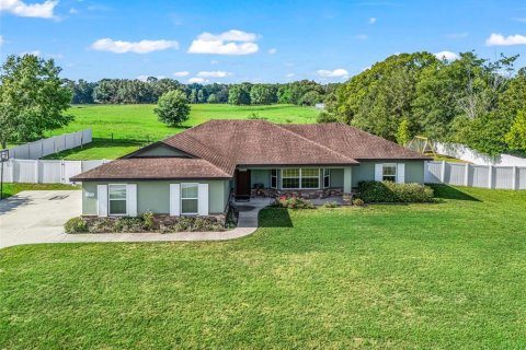 House in Belleview, Florida 3 bedrooms, 158.03 sq.m. № 2233738