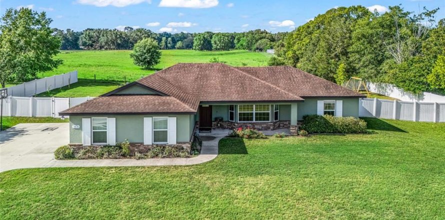 House in Belleview, Florida 3 bedrooms, 158.03 sq.m. № 2233738