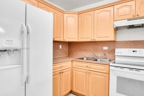 Copropriété à vendre à Miami, Floride: 2 chambres, 94.3 m2 № 1969632 - photo 2