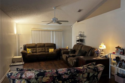 House in Palm Coast, Florida 3 bedrooms, 180.23 sq.m. № 2209735 - photo 4