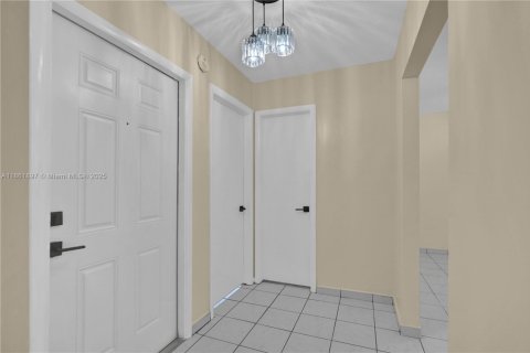 Townhouse in Miami, Florida 3 bedrooms, 113.71 sq.m. № 1891908 - photo 28