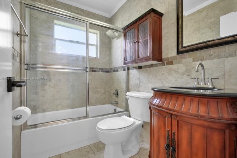 Townhouse in Miami, Florida 3 bedrooms, 113.71 sq.m. № 1891908 - photo 19