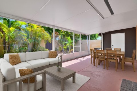 Townhouse in Miami, Florida 3 bedrooms, 113.71 sq.m. № 1891908 - photo 4