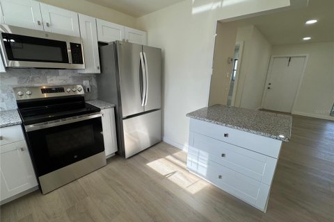 Condo in Bradenton, Florida, 2 bedrooms  № 1559001 - photo 18