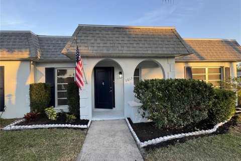 Condo in Bradenton, Florida, 2 bedrooms  № 1559001 - photo 1