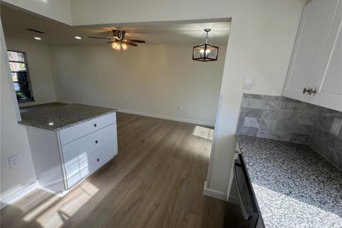 Condo in Bradenton, Florida, 2 bedrooms  № 1559001 - photo 15