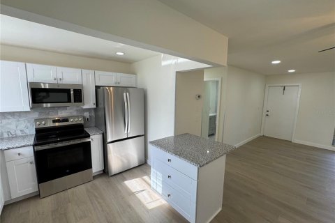 Condo in Bradenton, Florida, 2 bedrooms  № 1559001 - photo 10