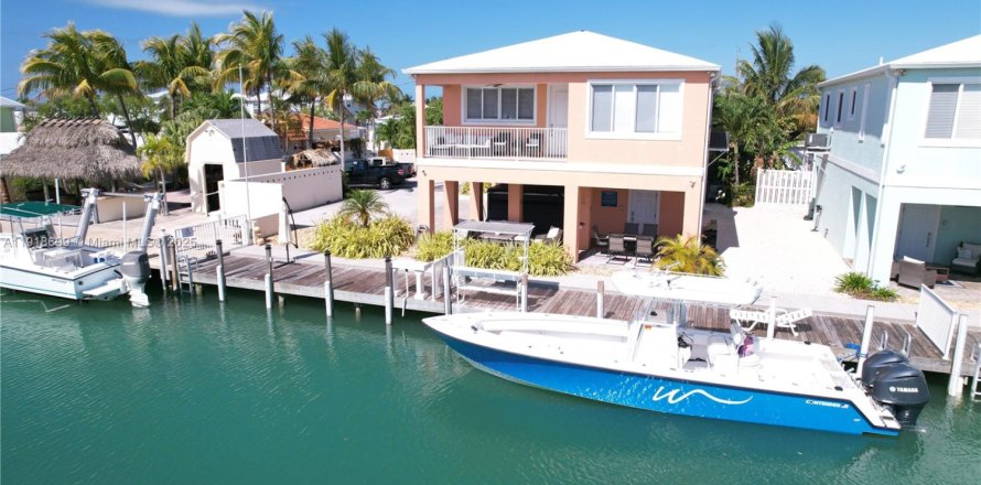 Casa en Marathon, Florida 3 dormitorios, 107.02 m2 № 1974369