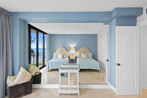 Condo in Highland Beach, Florida, 2 bedrooms  № 2081590 - photo 22