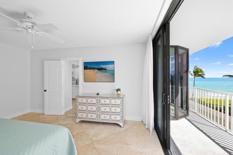 Condo in Highland Beach, Florida, 2 bedrooms  № 2081590 - photo 14