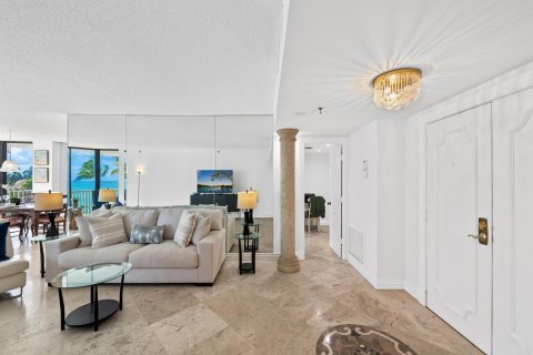 Condo in Highland Beach, Florida, 2 bedrooms  № 2081590 - photo 6
